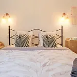 La Maison B - L'auberge Autonome Au Charme Vintage Bed & Breakfast *