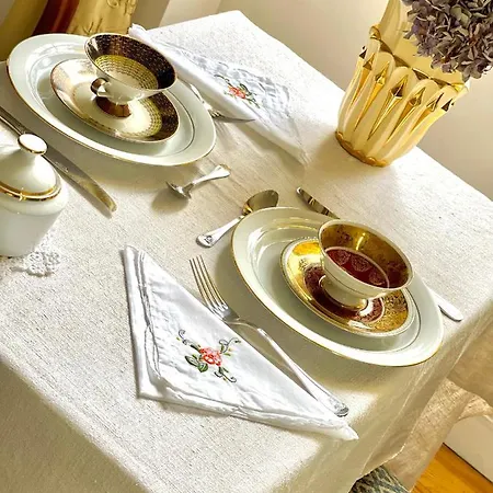 Bed & Breakfast La Maison B - L'auberge Autonome Au Charme Vintage *