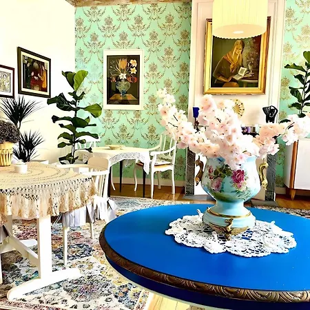 La Maison B - L'auberge Autonome Au Charme Vintage Bed & Breakfast